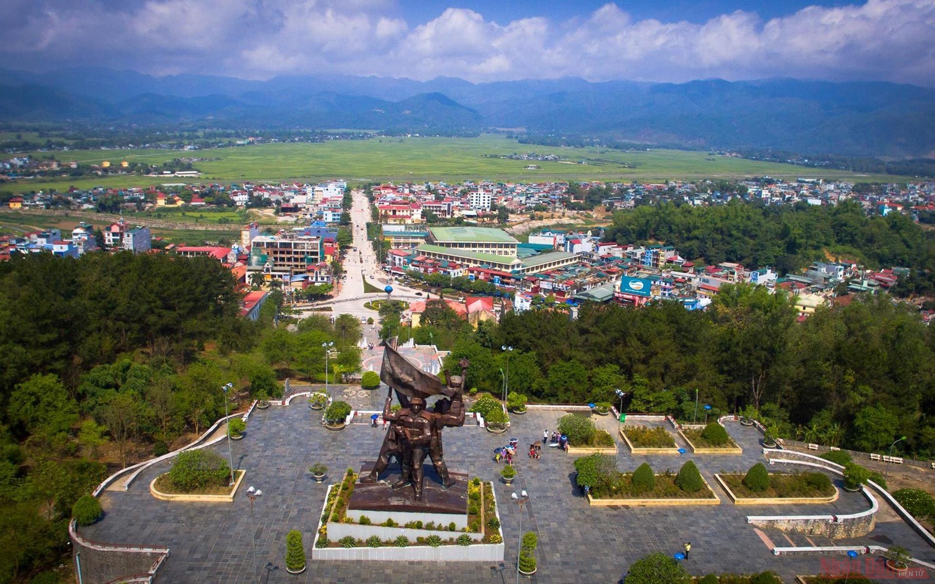 Bất ngờ về top 10 địa phương có tăng trưởng GRDP cao nhất cả nước 9 tháng 2024: 2 tỉnh nghèo nhất lọt top, một nơi nhảy vọt 40 bậc- Ảnh 1.