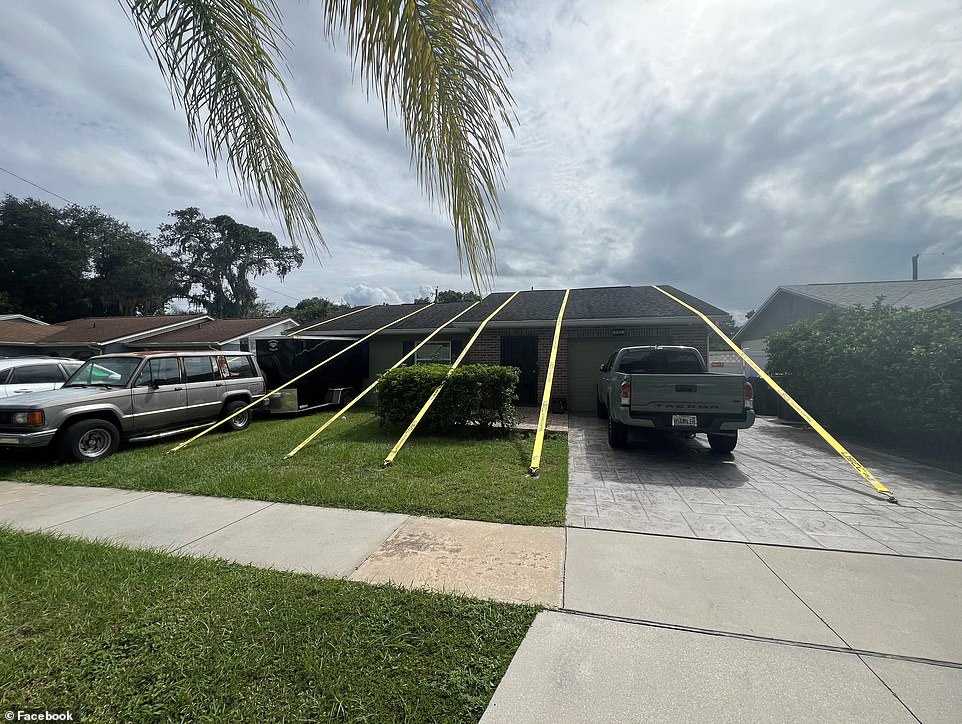 Video: Lốc xoáy quét qua xa lộ Florida trước khi bão Milton đổ bộ, hàng loạt cảnh báo cấp cao được đưa ra- Ảnh 3. Video: Lốc xoáy quét qua xa lộ Florida trước khi bão Milton đổ bộ, hàng loạt cảnh báo cấp cao được đưa ra- Ảnh 3.