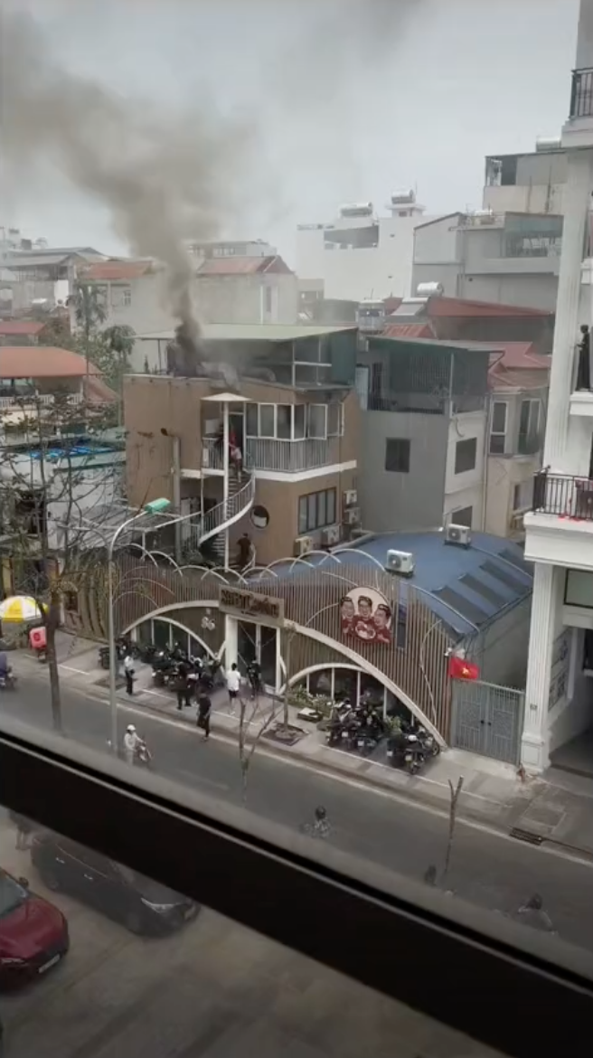 Xôn xao tin Sà Bì Chưởng cơ sở Hà Nội bị cháy, PewPew lập tức gọi cho Độ Mixi để xác minh- Ảnh 2.