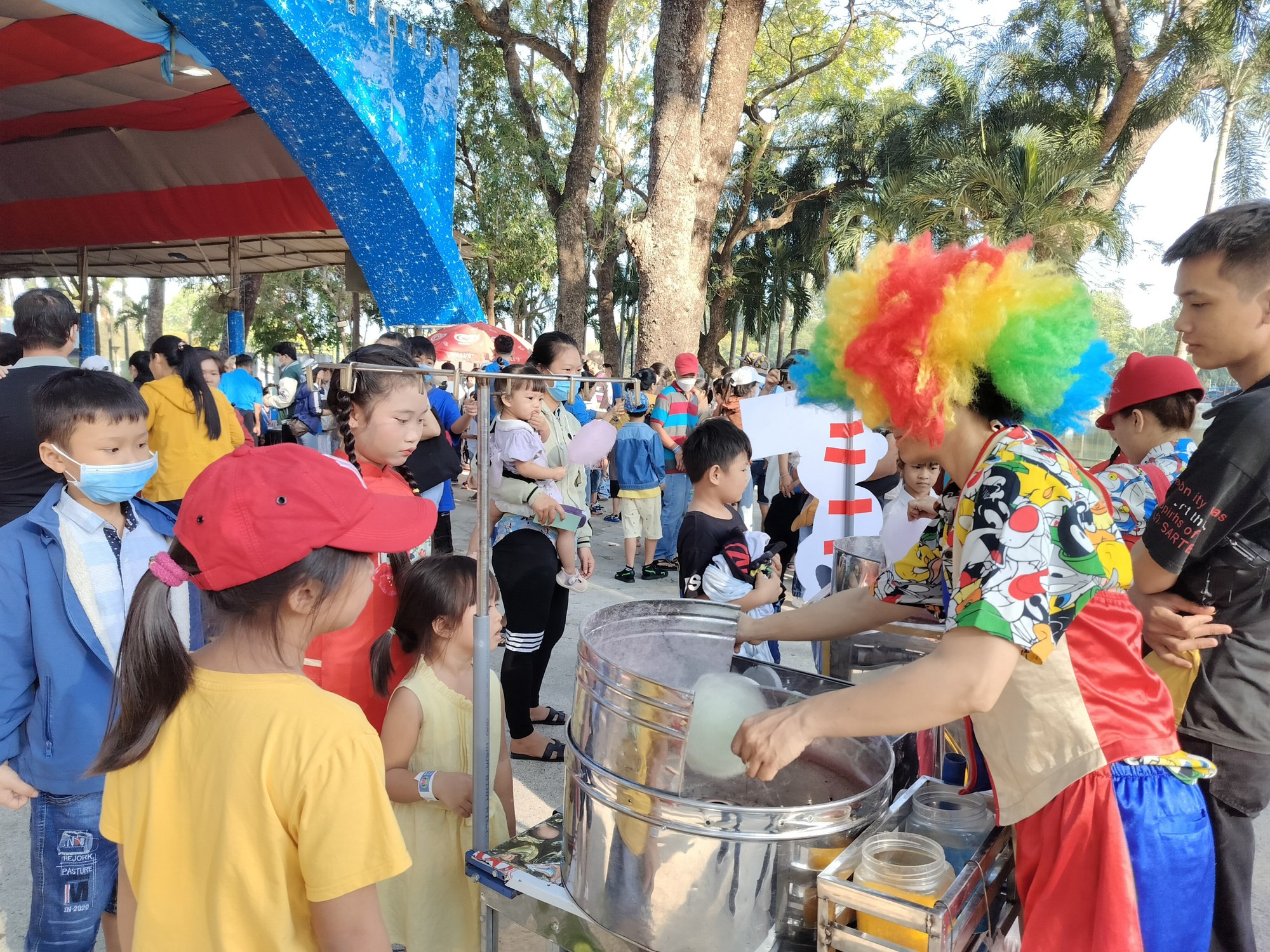 Doanh nghiệp, người lao động nói gì về đề xuất tăng thêm ngày nghỉ dịp Quốc khánh?- Ảnh 2.