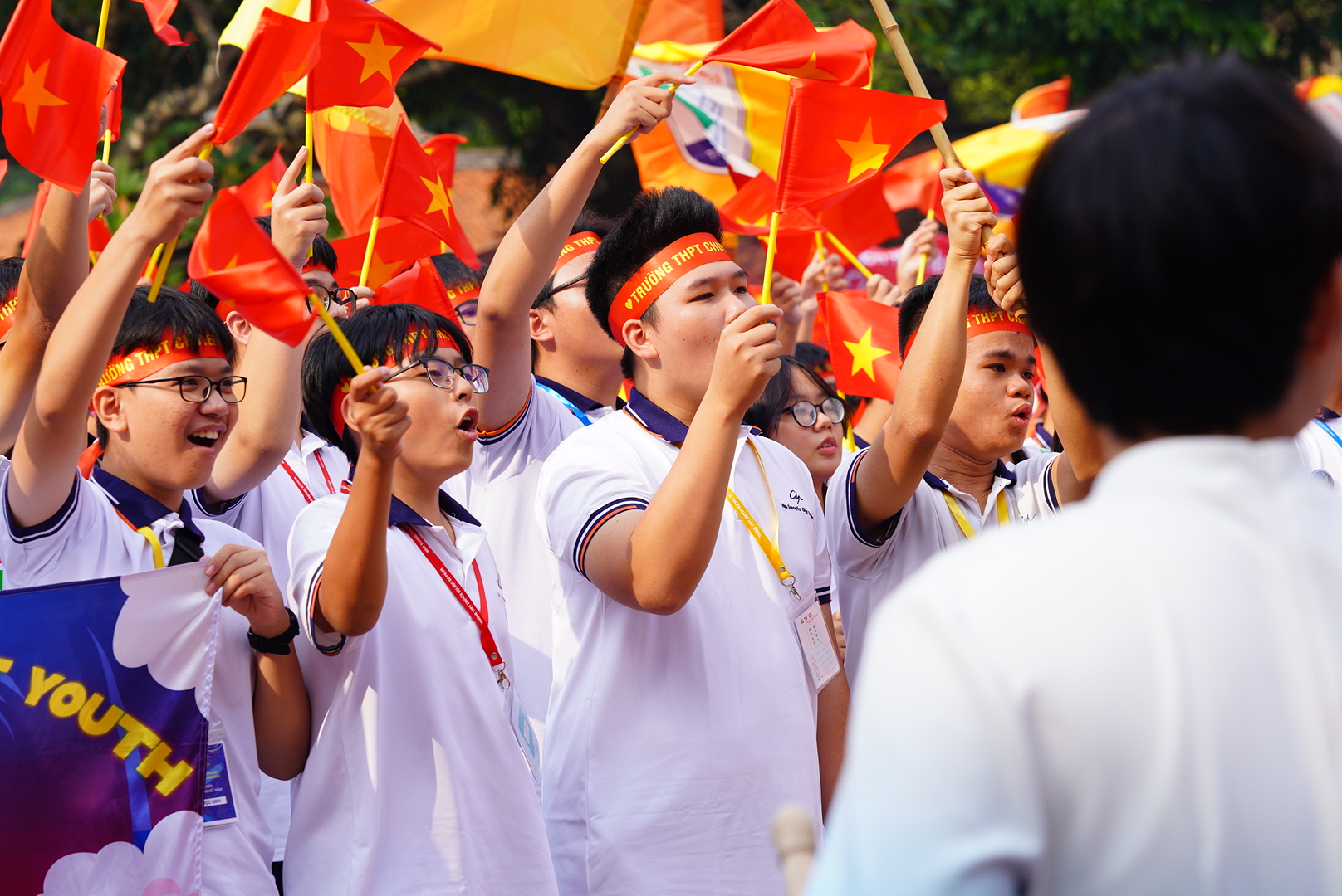 Chung kết năm Đường Lên Đỉnh Olympia 2024: Vòng nguyệt quế "dát vàng" lộ diện, lần đầu tiên xuất hiện phòng thẩm định!- Ảnh 19.