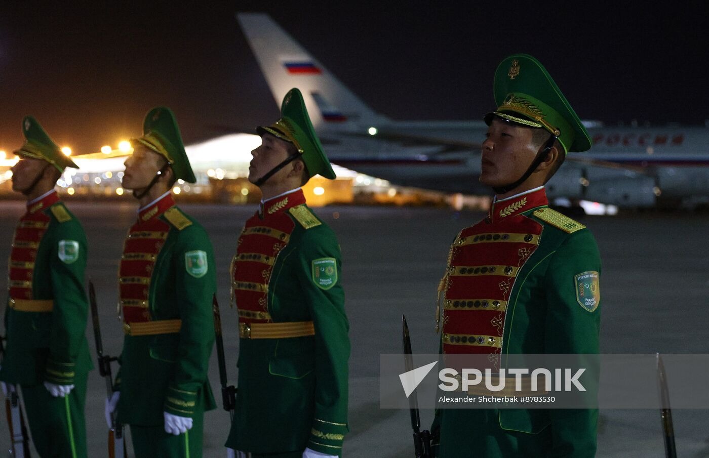 Kiev nhận "trái đắng" khi yêu cầu Turkmenistan bắt ông Putin: Đặc quyền của Tổng thống Nga gây sửng sốt- Ảnh 2.