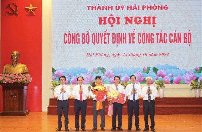 Điều động, bổ nhiệm, chỉ định cán bộ chủ chốt ở 7 tỉnh thành- Ảnh 6.