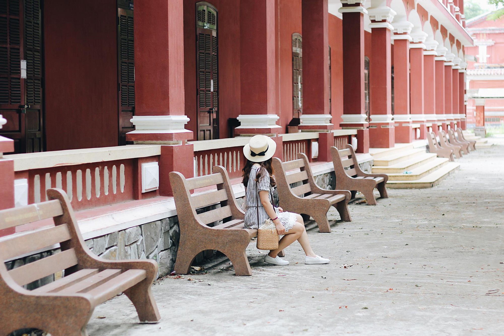 Du khách mê mẩn check-in tại ngôi trường ở Huế vừa có Quán quân Olympia: Cảnh đẹp chẳng thua kém địa điểm du lịch nào- Ảnh 3.