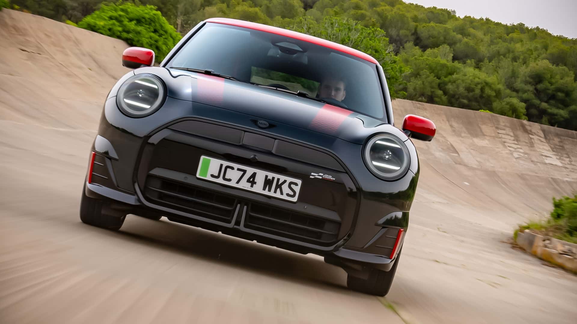 MINI JCW điện đầu tiên ra mắt: Mạnh 255 mã lực, 0-100km/h trong 5,9 giây, có chế độ ‘boost’ cực mạnh tức thời- Ảnh 6.