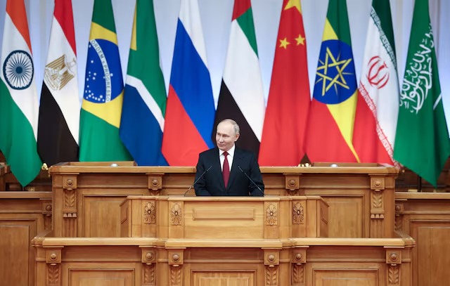 Nước đồng minh bị tố "đâm sau lưng" Nga có hành động lạ, BRICS nhận cảnh báo sát giờ G: Kremlin phản ứng- Ảnh 2.