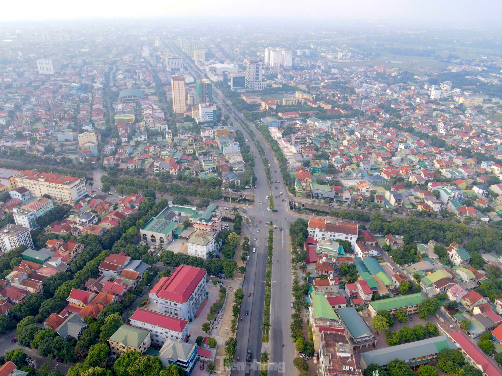 Dự án trăm tỉ thi công kéo dài gây ách tắc đường khiến người dân bức xúc- Ảnh 1.