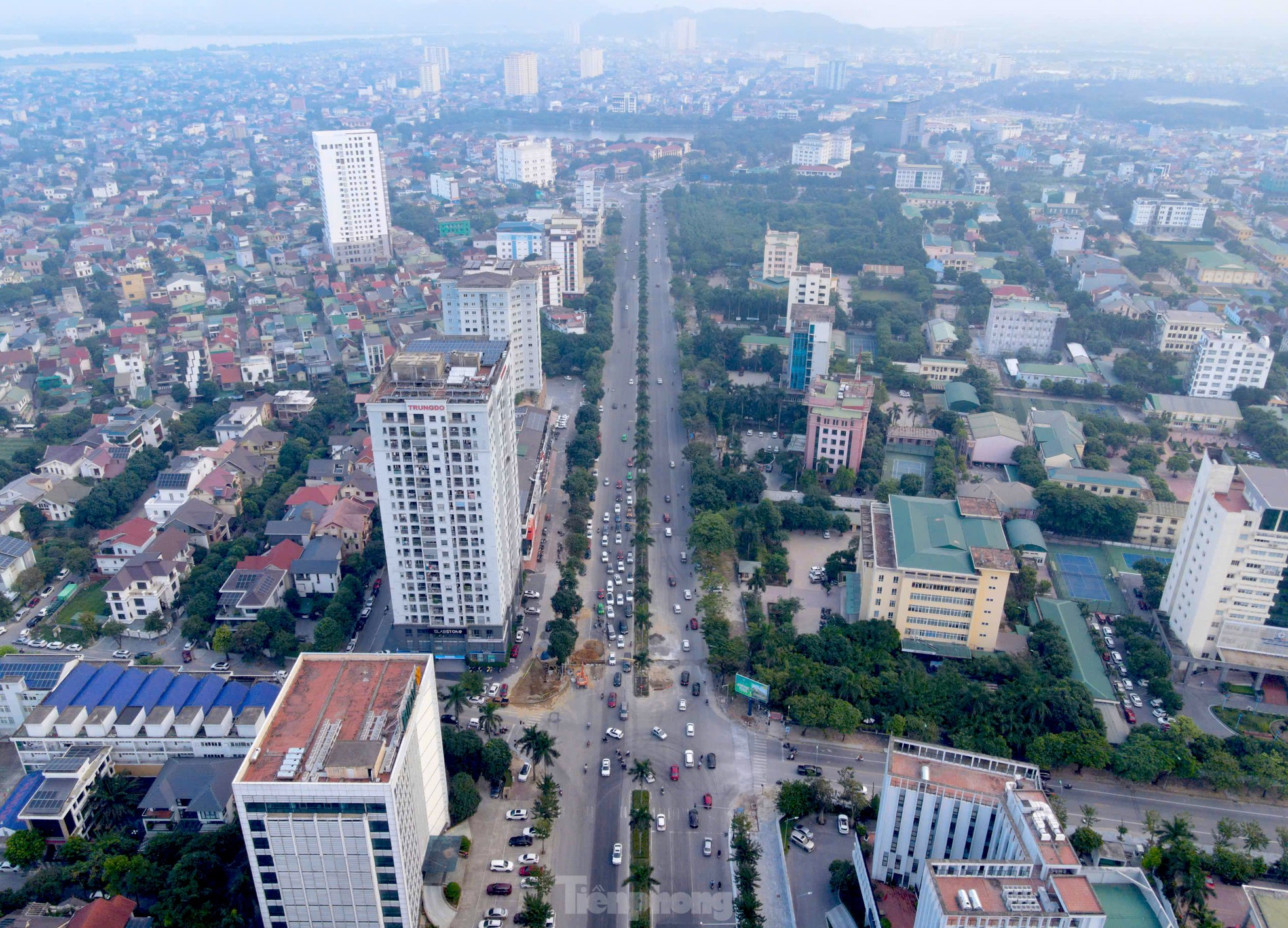 Dự án trăm tỉ thi công kéo dài gây ách tắc đường khiến người dân bức xúc- Ảnh 2.