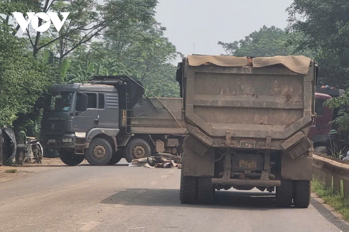 Những đoàn xe chở đất hoành hành gây bất an cho người dân ở Cẩm Khê, Phú Thọ- Ảnh 17.