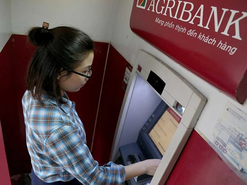 Khách hàng Agribank chú ý trường hợp cần đến chi nhánh để cập nhật thông tin để tránh bị khóa thẻ- Ảnh 1.