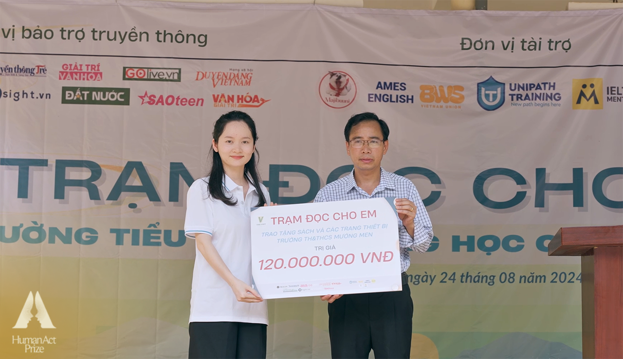 Cảm động hành trình băng rừng vượt suối, mang tri thức lên bản cùng "Trạm đọc cho em"- Ảnh 4.