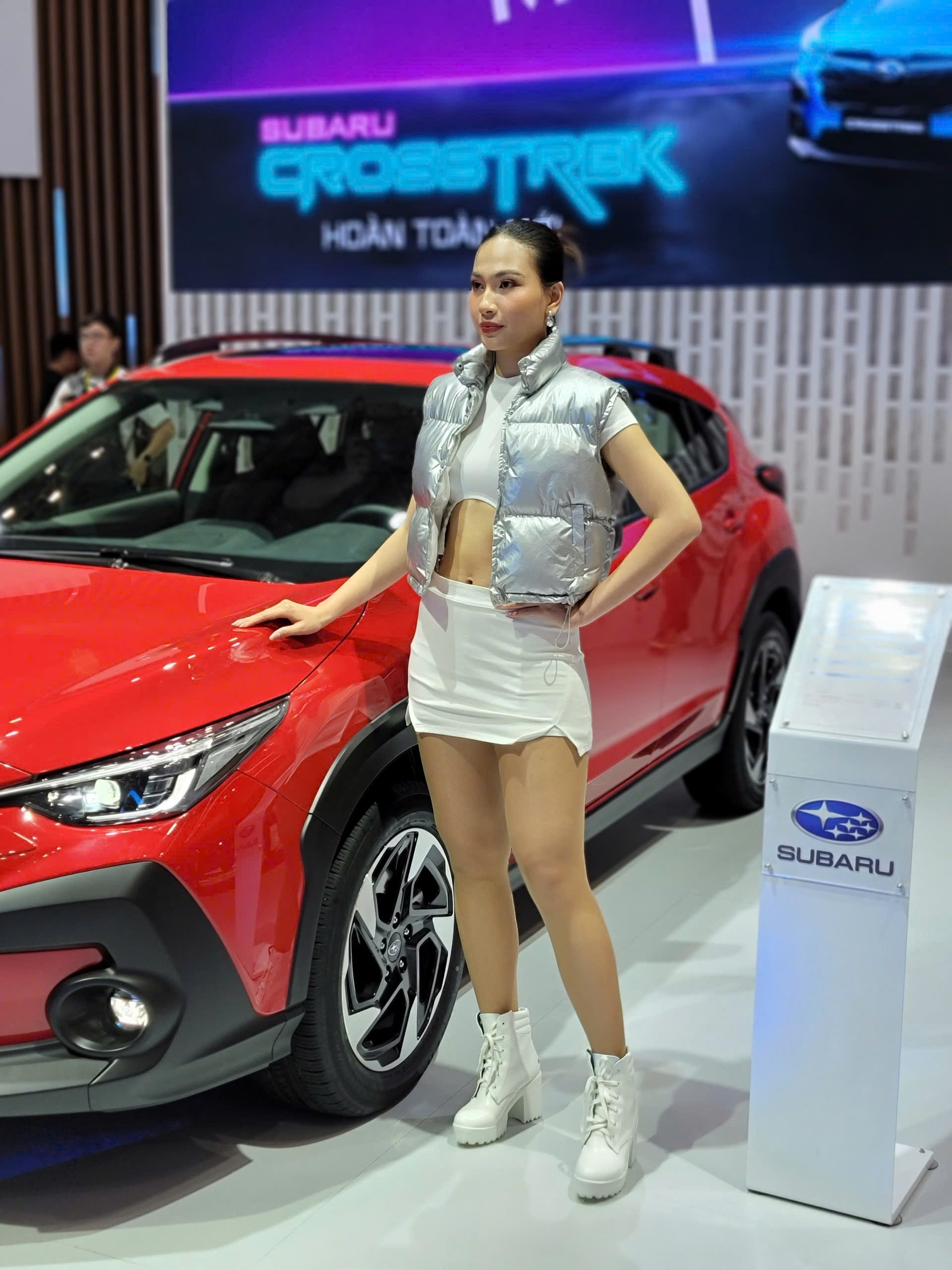 'Bóng hồng' khoe sắc tại Vietnam Motor Show 2024- Ảnh 19.