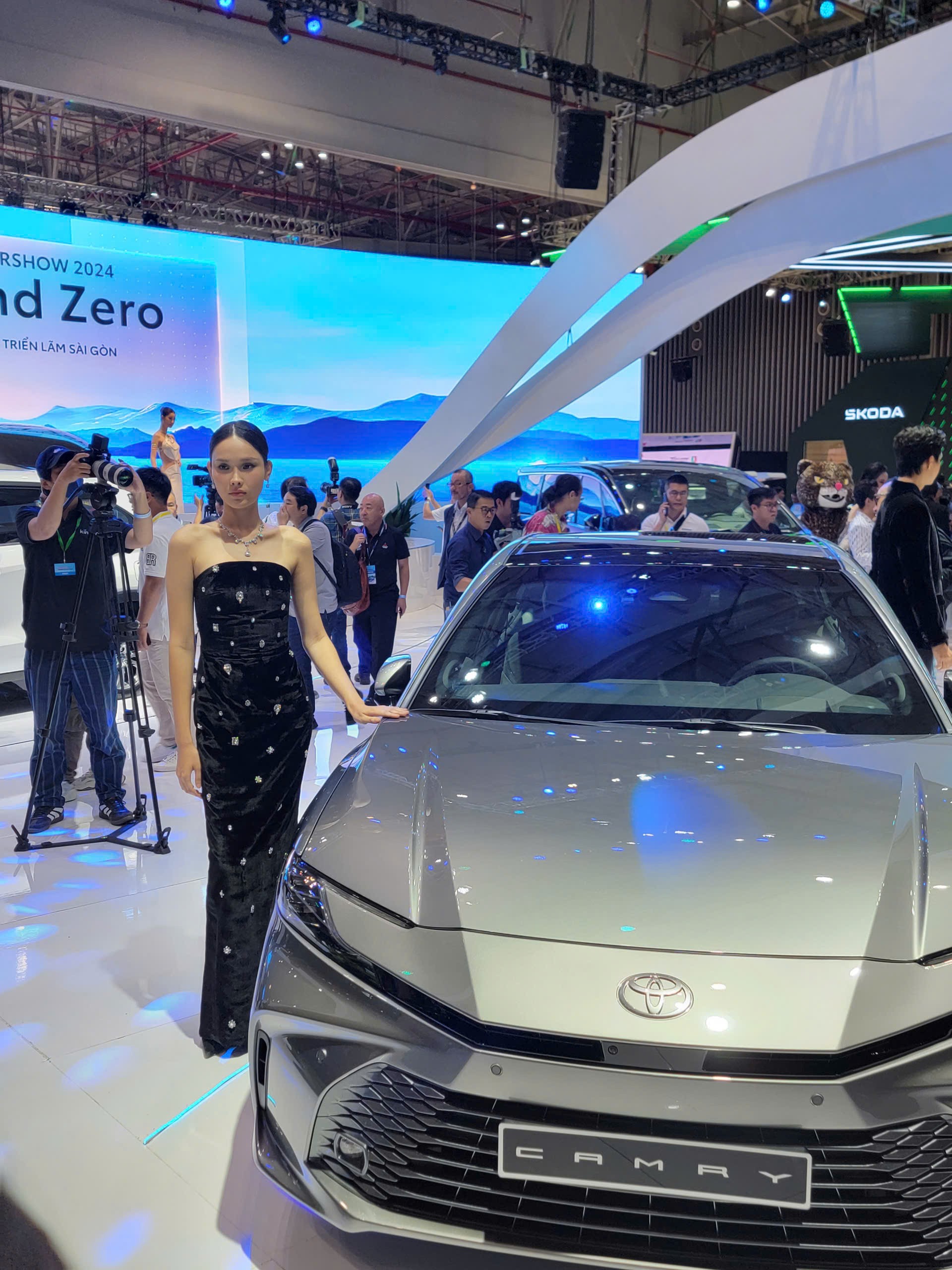 'Bóng hồng' khoe sắc tại Vietnam Motor Show 2024- Ảnh 18.