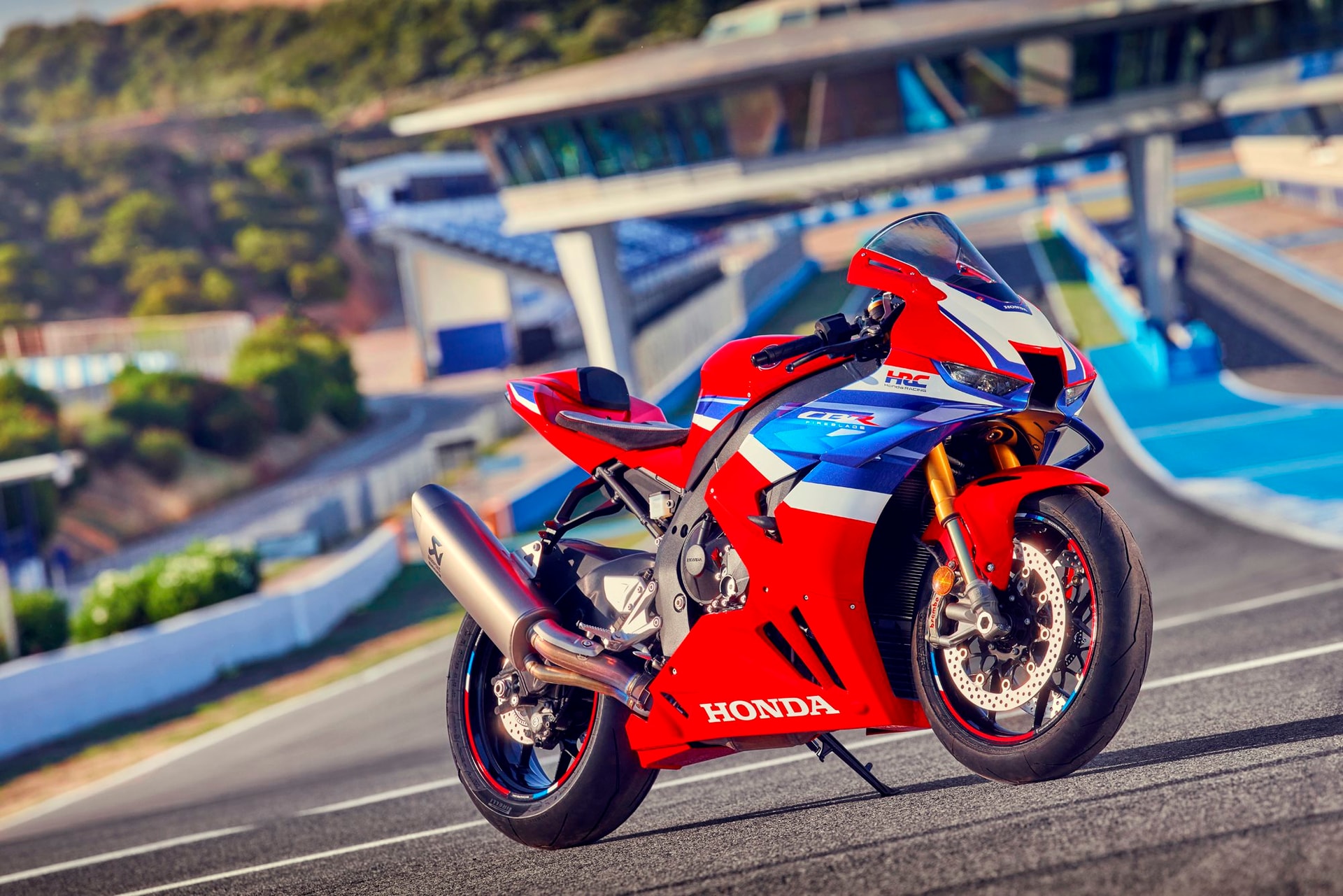 Siêu mô tô Honda CBR1000RR-R Fireblade 2024 chốt giá hơn 1 tỷ tại Việt Nam- Ảnh 2.