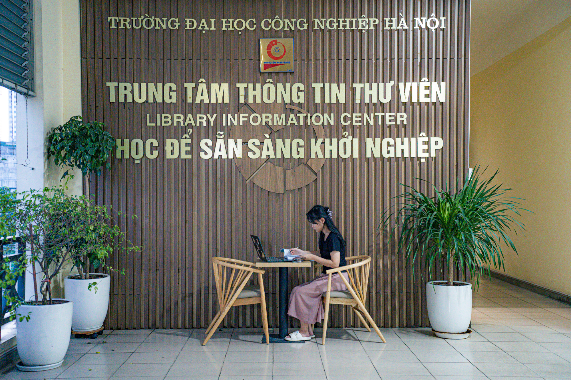 Trường ĐH ở Hà Nội liên tục mở thêm cơ sở mới, mỗi năm tuyển sinh 7000-8000 sinh viên, năm 2025 phấn đấu một mục tiêu lớn- Ảnh 5.