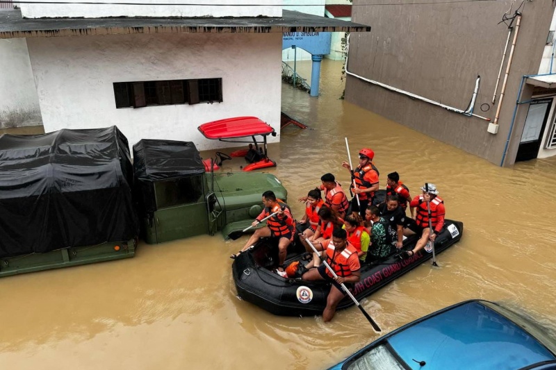 Số người thiệt mạng vì bão Trami tăng sốc, bão có khả năng quay đầu, biến đổi khó lường trong những ngày tới- Ảnh 2.