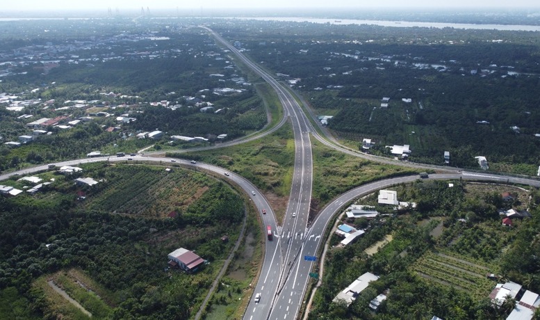 Tháo gỡ khó khăn để hết năm 2025 cơ bản hoàn thành 600 km đường cao tốc vùng đồng bằng sông Cửu Long- Ảnh 1.