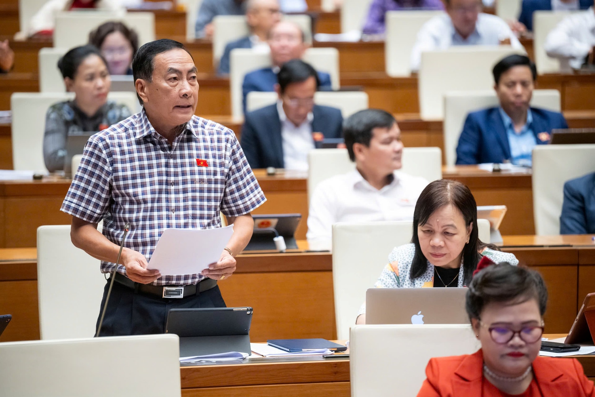 "Thị trường bất động sản hư hư ảo ảo, khó mà định giá: Hôm nay giá này, ngày mai lại giá khác"- Ảnh 1.