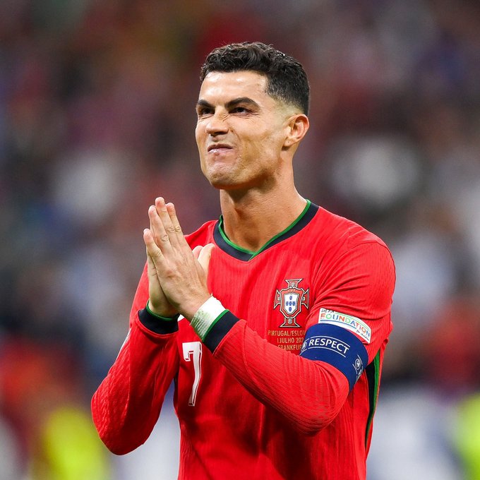 Ronaldo nhiều tiền nhưng vẫn bị từ chối trong cay đắng- Ảnh 1.