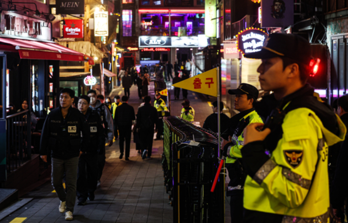 2 năm sau thảm kịch Itaewon: Con hẻm tử thần đã vắng bóng người, nhưng con đường tìm kiếm công lý vẫn còn dài - Ảnh 4.