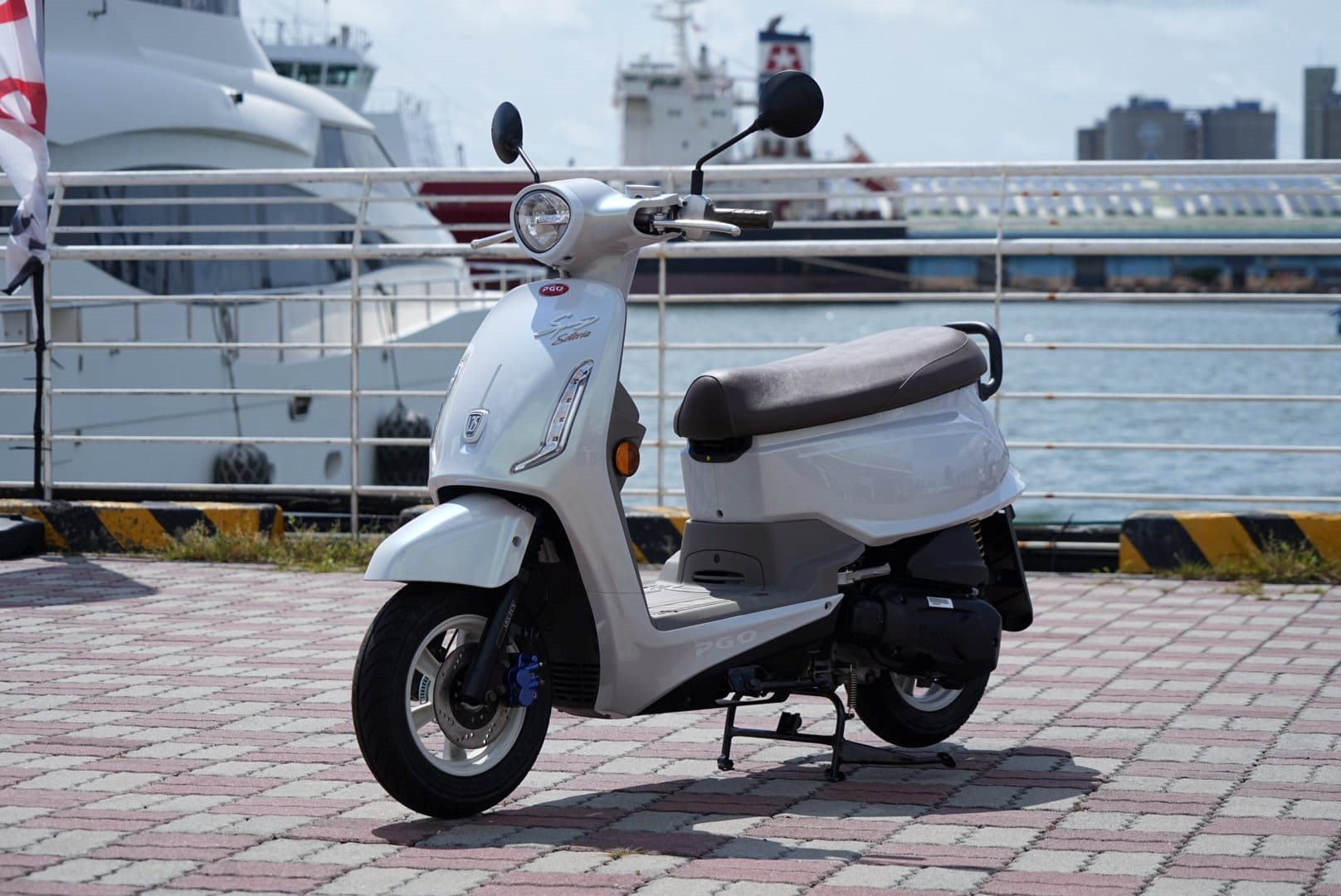 Chi tiết xe ga 125cc thiết kế đẹp như Vespa: Trang bị phanh ABS và TCS, giá hấp dẫn- Ảnh 2.