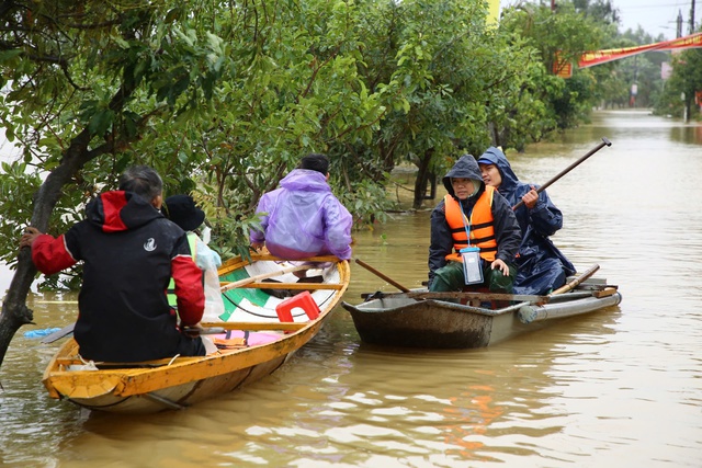 Hình ảnh mới nhất về cuộc sống người dân ở "rốn lũ" Lệ Thủy- Ảnh 1.