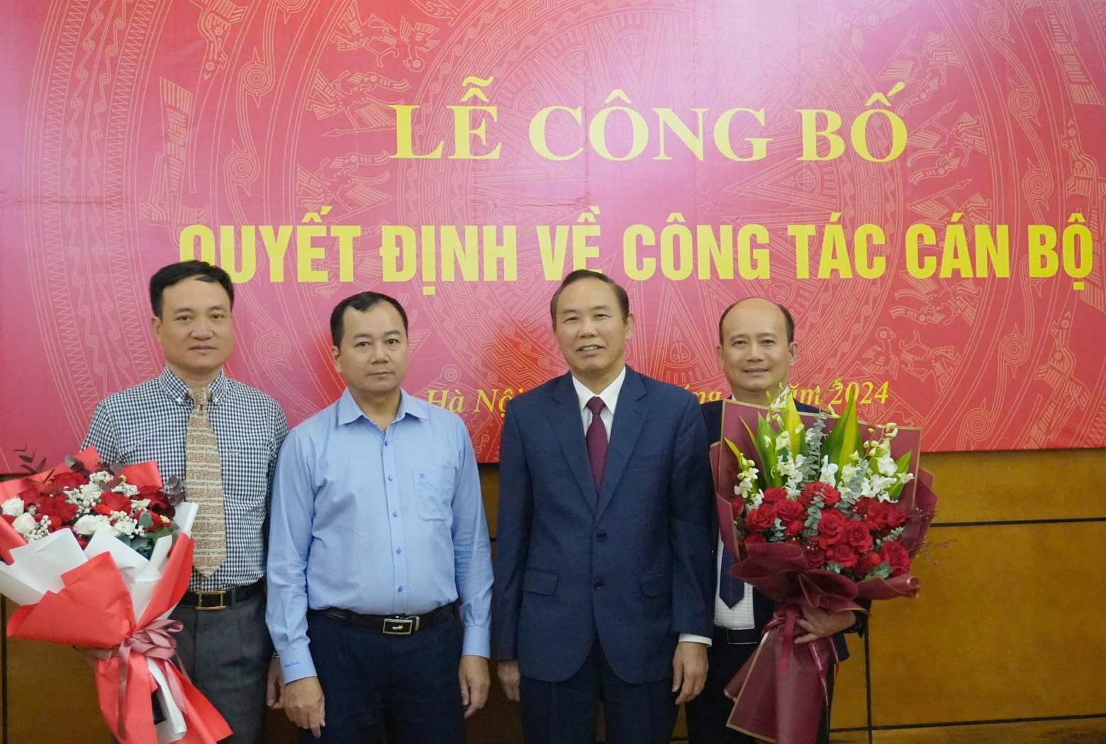 Bổ nhiệm lại Thứ trưởng, 2 Bộ bổ nhiệm Cục trưởng, Phó Cục trưởng- Ảnh 4.