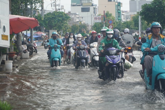 TPHCM sắp đón đỉnh triều cường- Ảnh 1.