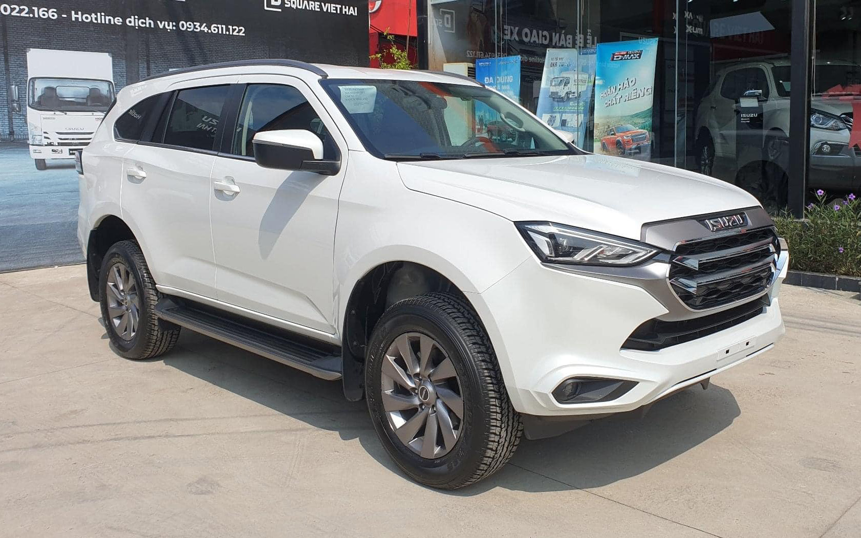 Isuzu mu-X giảm giá còn hơn 760 triệu tại đại lý: Cùng cỡ Fortuner nhưng rẻ ngang Yaris Cross, cơ hội thoát nhóm bán ít nhất cuối năm- Ảnh 3.