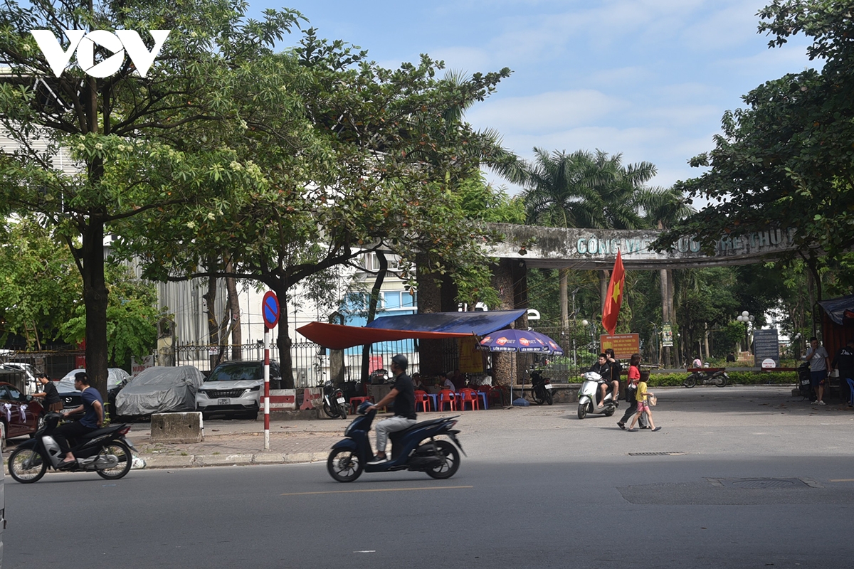 Hiện trạng Công viên Tuổi trẻ Thủ đô chuẩn bị hạ rào, tạo không gian mở- Ảnh 1.