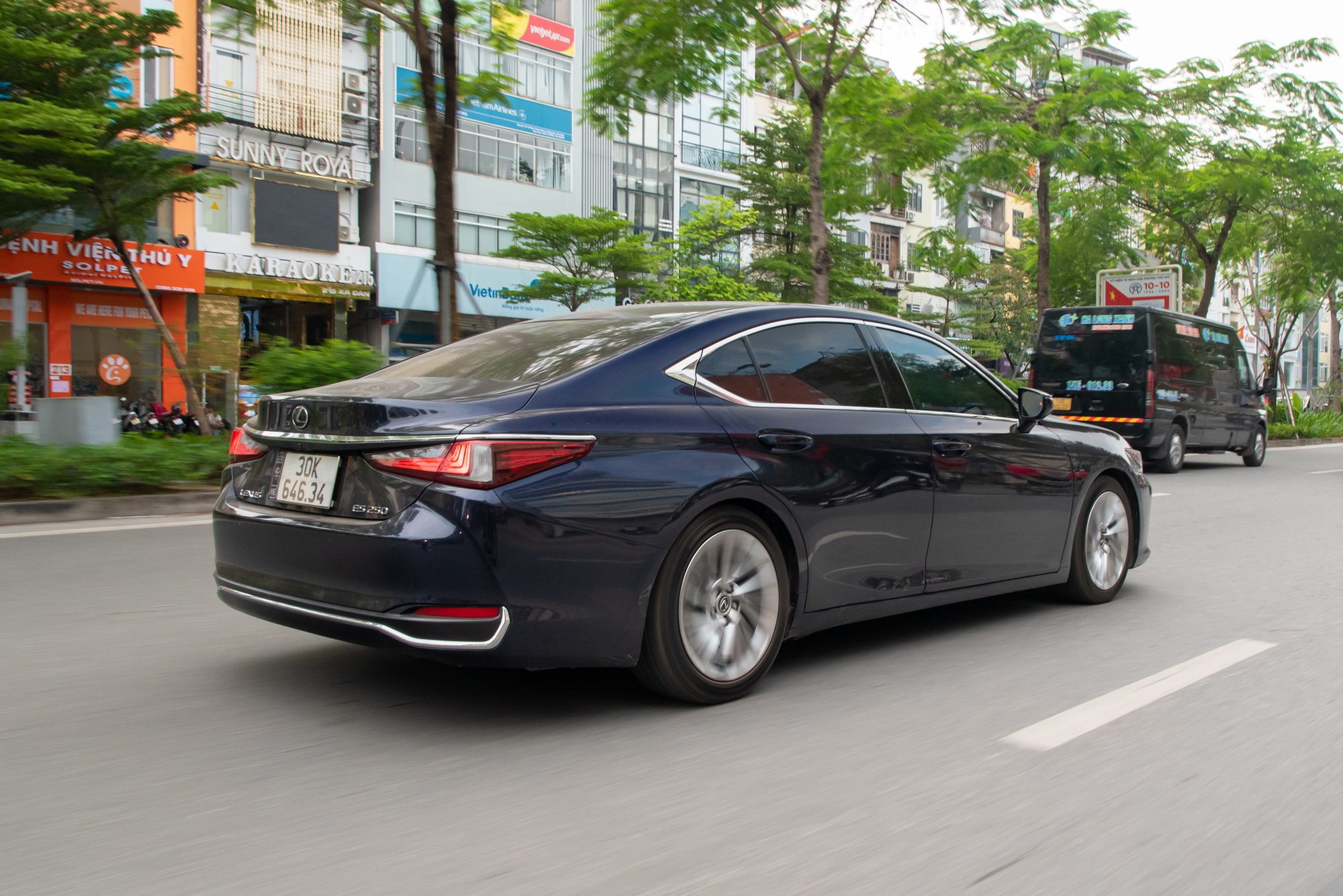 Xem Porsche rồi chốt Lexus ES là ô tô đầu đời, chủ xe chia sẻ: ‘Thích nhất không có nghĩa là đáng mua nhất’- Ảnh 16.