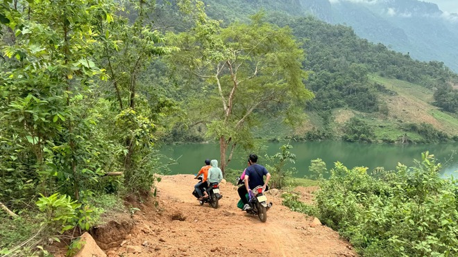 Xúc động câu chuyện người dân vùng cao hiến đất để xây phòng học, sân chơi cho những đứa trẻ khó khăn đến trường- Ảnh 3.