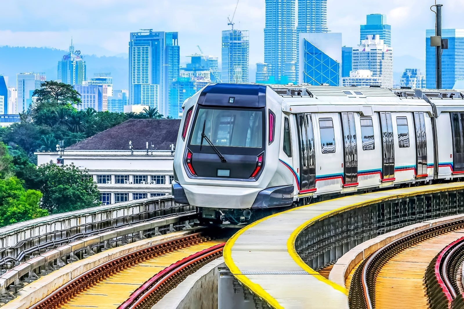 Đề xuất tuyến đường sắt nhẹ LRT từ TPHCM tới thẳng cửa khẩu quốc tế Mộc Bài- Ảnh 1.