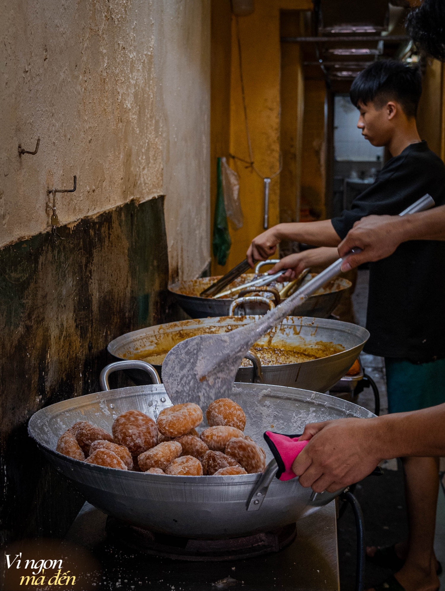 Thu về ghé ngay: Hàng bánh rán mặt tiền chỉ 1m, bán đúng 2 loại bánh nhưng đỉnh điểm tiêu thụ hết hơn 10.000 cái/ngày- Ảnh 14.