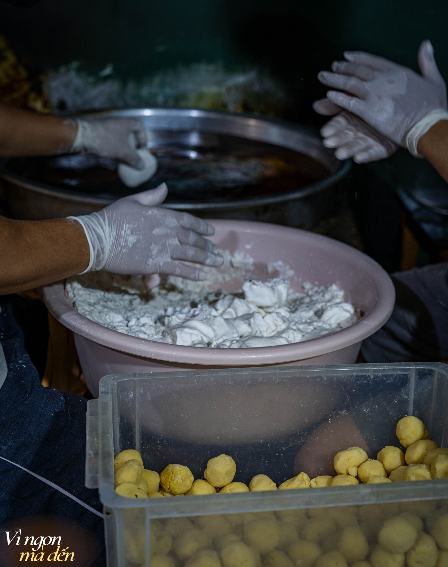 Thu về ghé ngay: Hàng bánh rán mặt tiền chỉ 1m, bán đúng 2 loại bánh nhưng đỉnh điểm tiêu thụ hết hơn 10.000 cái/ngày- Ảnh 15.