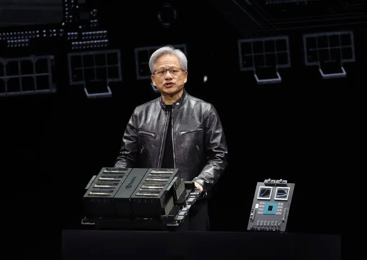 Cổ phiếu Nvidia tăng vọt sau phát ngôn của CEO Jensen Huang: Elon Musk lẫn Larry Ellison nài nỉ ‘vua chip’ là có lý do?- Ảnh 1.