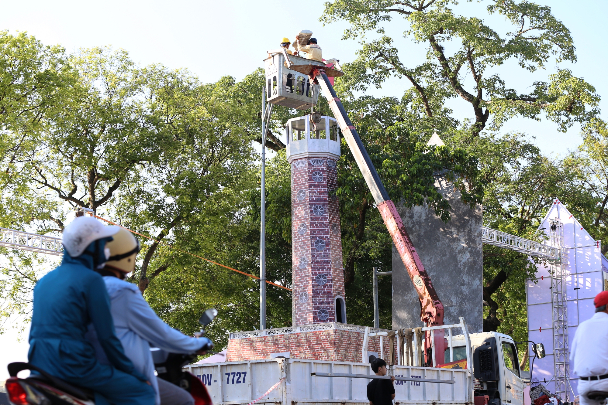 Hà Nội: Nhiều công trình tiêu biểu được tái hiện lại trên phố đi bộ Hồ Gươm- Ảnh 4.