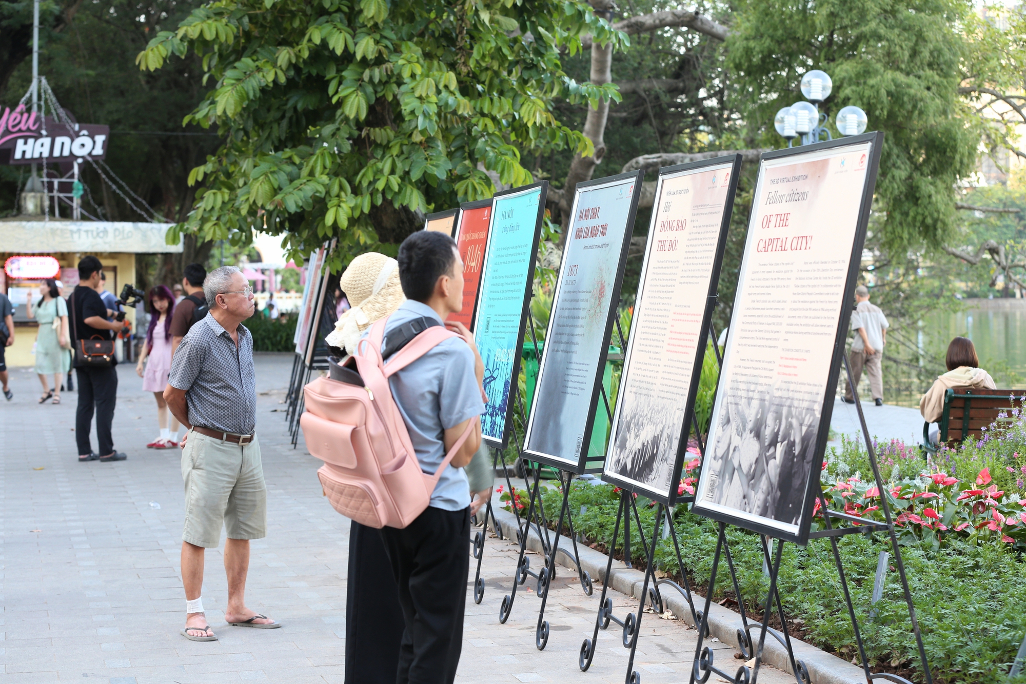 Hà Nội: Nhiều công trình tiêu biểu được tái hiện lại trên phố đi bộ Hồ Gươm- Ảnh 20.