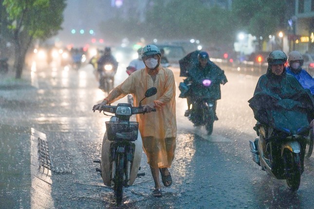 Tây Nguyên và Nam Bộ sắp đón mưa dông- Ảnh 1.