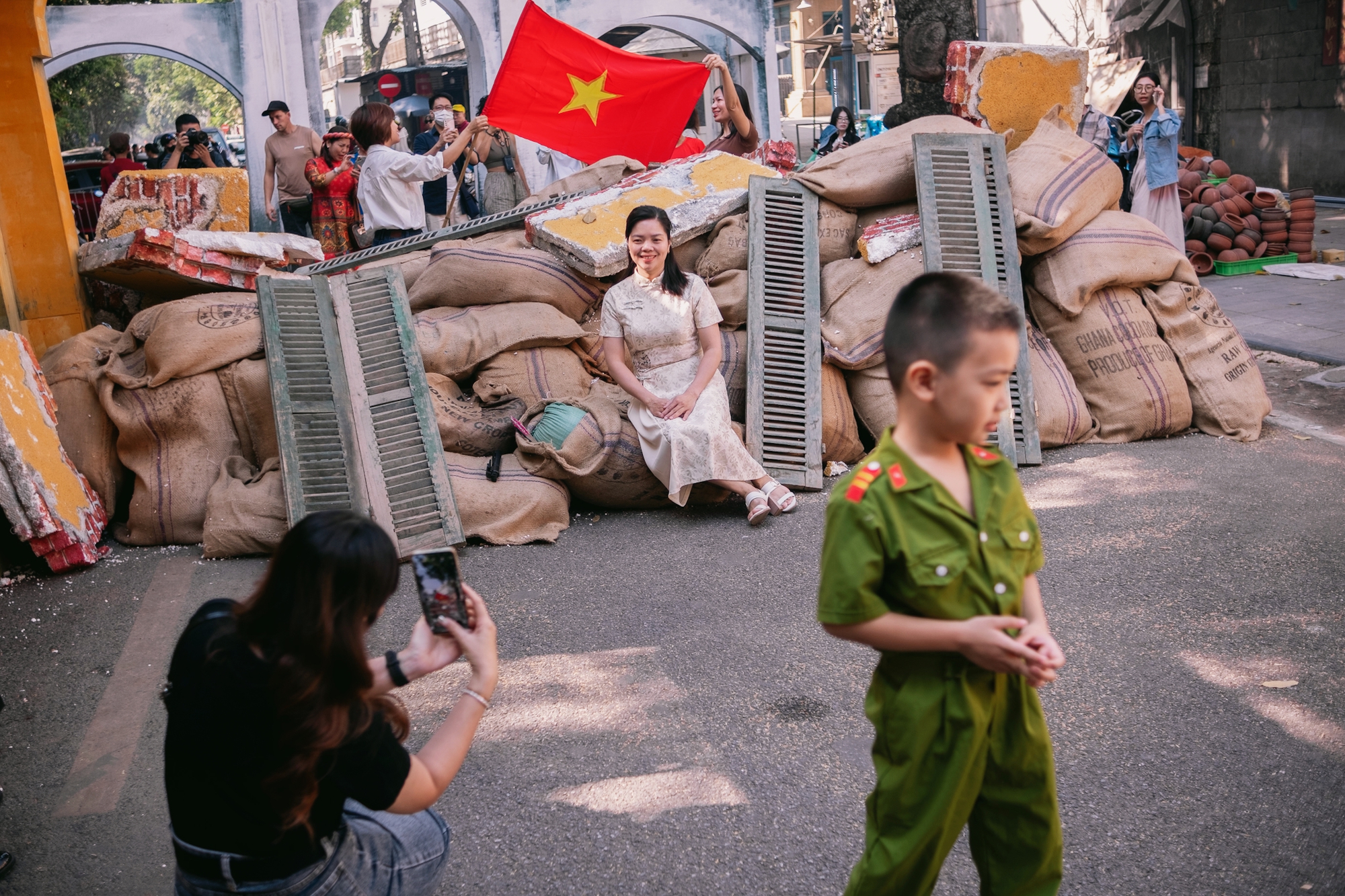 Hà Nội những ngày này: Ai cũng được sống trong ký ức hào hùng của tháng 10 lịch sử- Ảnh 5.