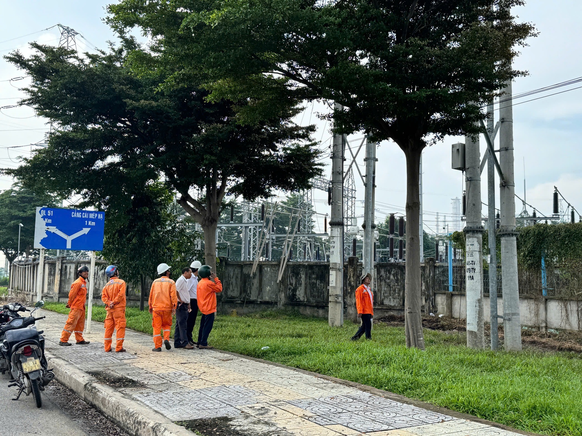 CLIP: Cháy lớn ở trạm biến áp 110Kv, cột lửa kèm khói bốc cao- Ảnh 1.