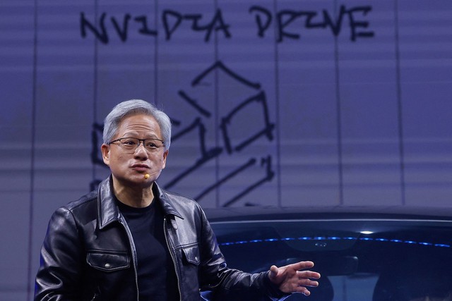 Tài sản CEO Nvidia Jensen Huang vượt mặt Intel: Đủ sức mua lại 'Đội Xanh' và vẫn còn dư hàng tỷ đô!- Ảnh 2.