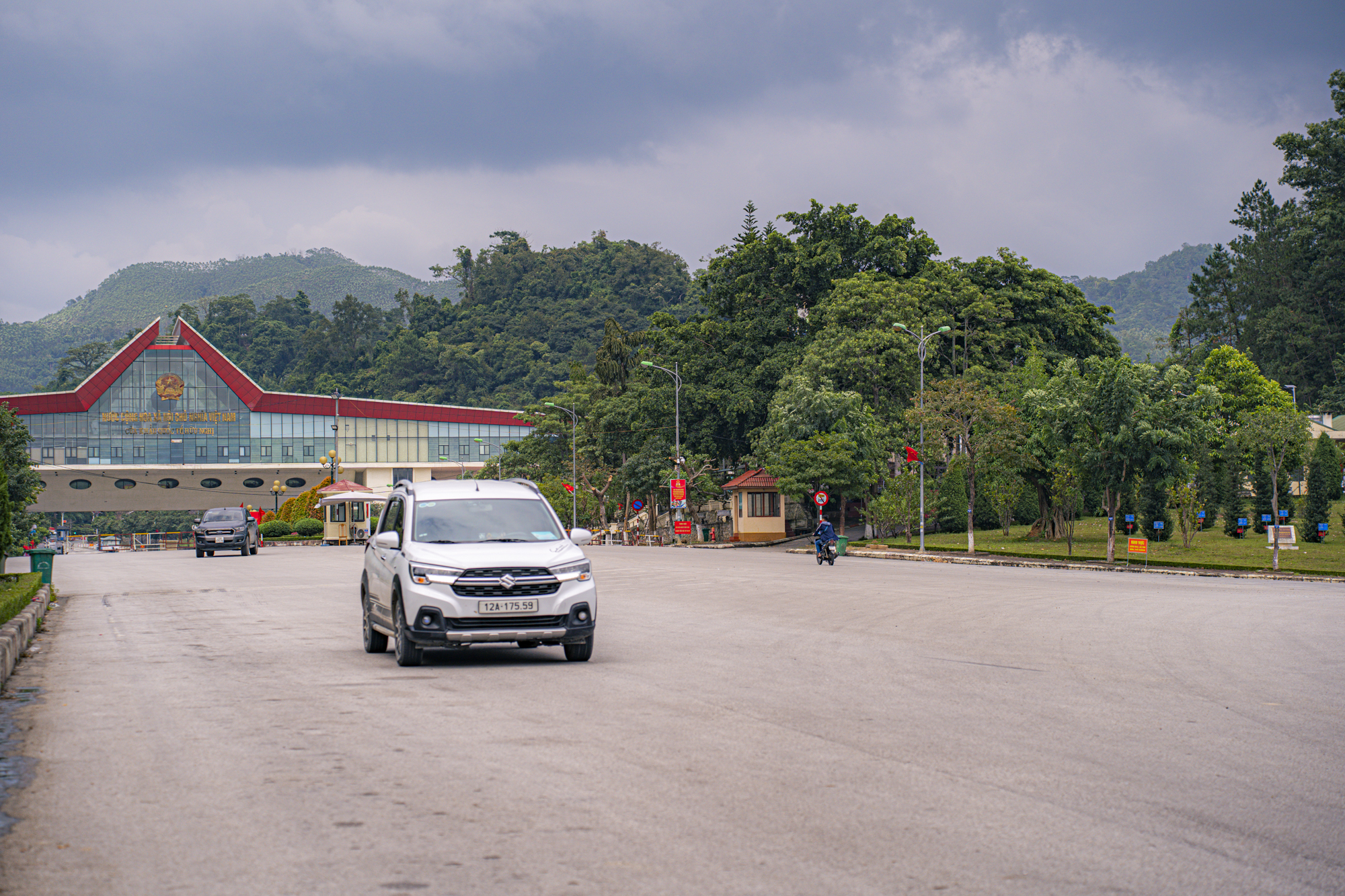 Toàn cảnh hàng chục mũi thi công trên mảnh ghép cuối cùng của cao tốc Bắc - Nam, vốn đầu tư hơn 11.000 tỷ dự kiến hoàn thành chỉ sau 2 năm- Ảnh 4.