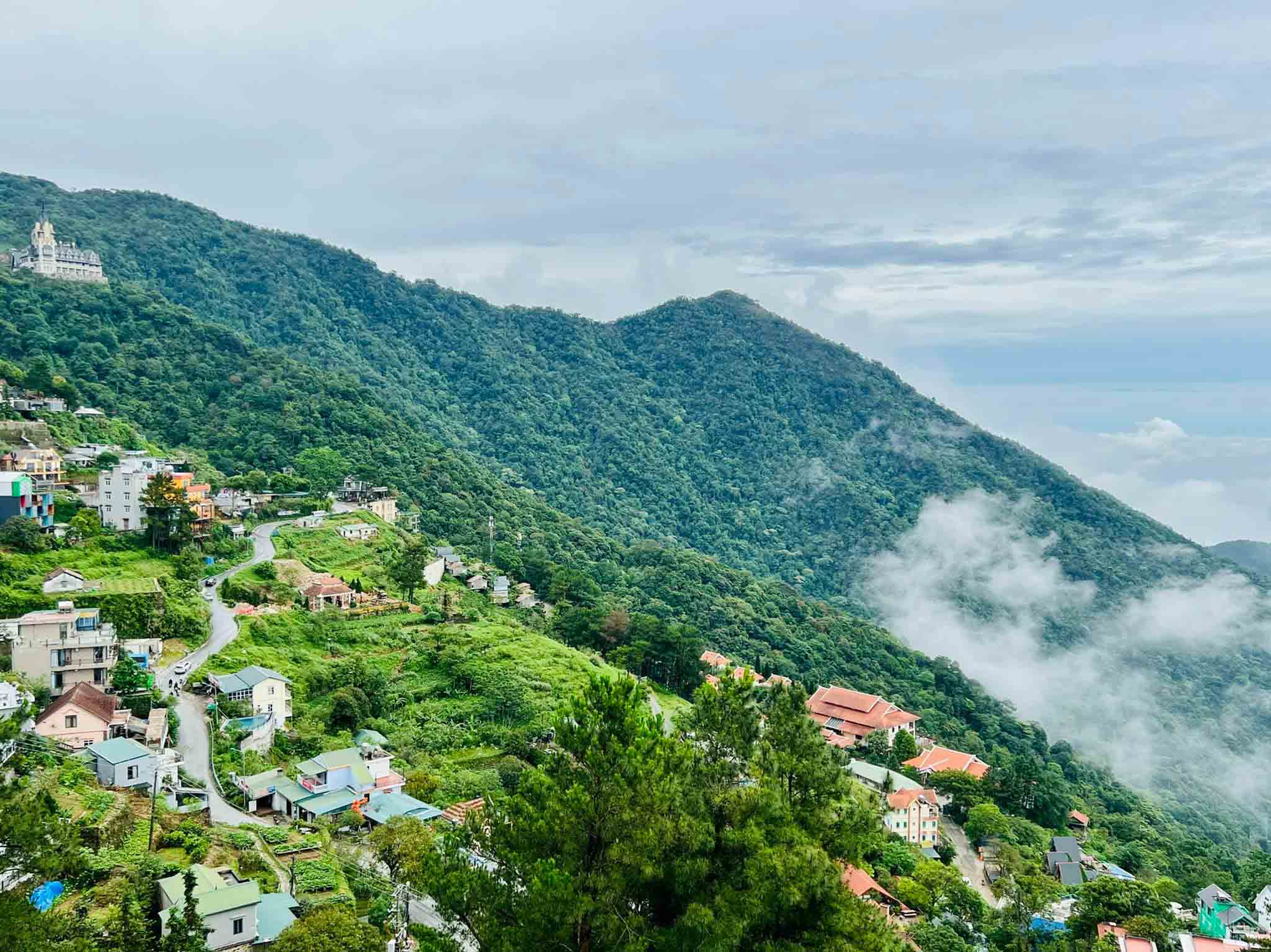 Việt Nam có 1 địa điểm từng được giải "Oscar của ngành du lịch": là “Đà Lạt phương Bắc” mộng mơ, khiến 778.000 người mê mẩn- Ảnh 5.