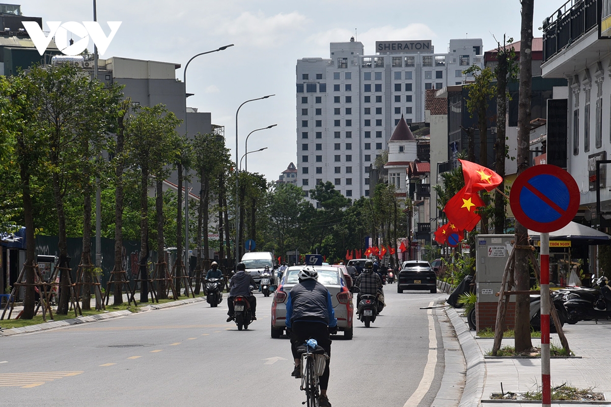 Cận cảnh tuyến đường ven sông Hồng "cong mềm mại" nhất ở Hà Nội- Ảnh 9.