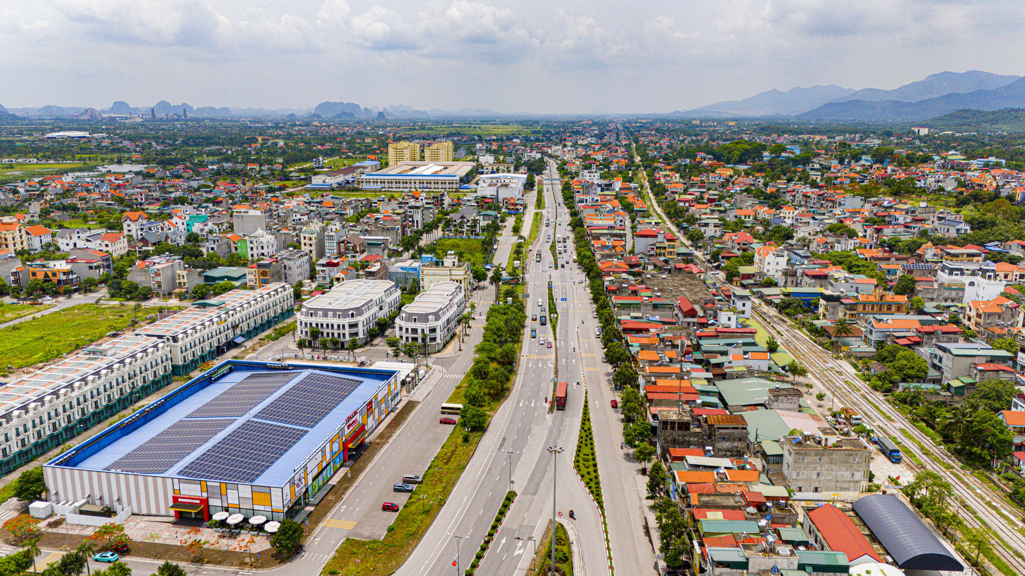 Đoạn đường chỉ dài 30 km nhưng có đến 3 thành phố: Nơi mới vài ngày tuổi, nơi chỉ có một hộ nghèo- Ảnh 12.