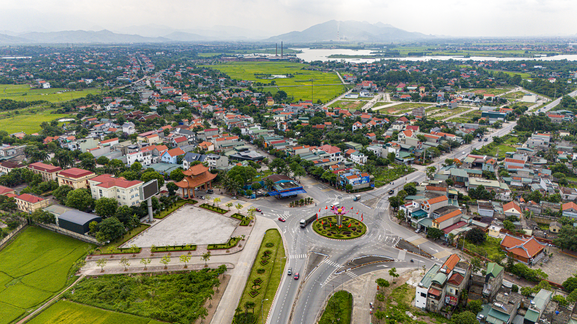 Đoạn đường chỉ dài 30 km nhưng có đến 3 thành phố: Nơi mới vài ngày tuổi, nơi chỉ có một hộ nghèo- Ảnh 8.