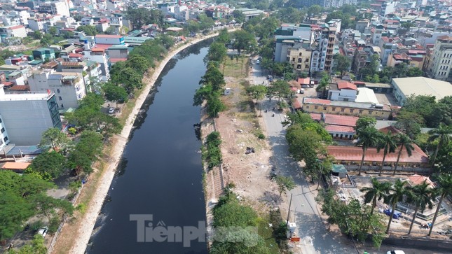 Hà Nội: Dự án bãi đỗ xe gần 13.000m2 'thai nghén' hơn chục năm thành nơi đổ trộm rác thải- Ảnh 2.