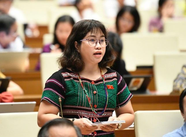 Bộ trưởng Y tế: 'Ai có thể hình dung đây là điếu thuốc lá điện tử?'- Ảnh 1.