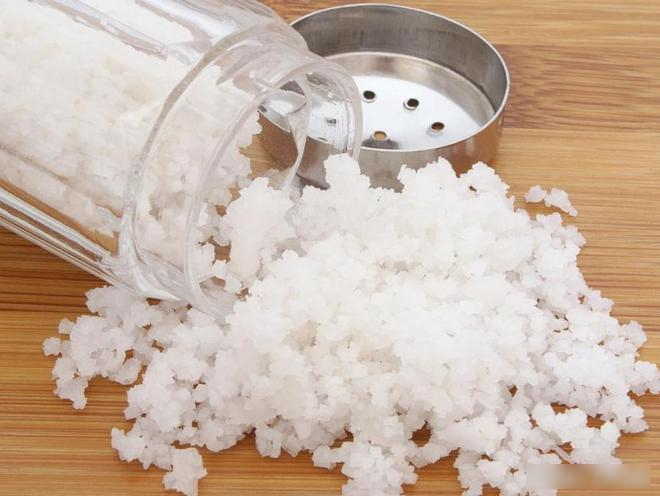 Bà thói quen bảo quản muối biến nó thành "thuốc độc", cần bỏ ngay, rất tai hại nhưng nhiều người mắc- Ảnh 2. Bà thói quen bảo quản muối biến nó thành "thuốc độc", cần bỏ ngay, rất tai hại nhưng nhiều người mắc- Ảnh 2.